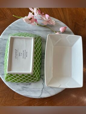 Chantal 2-Set of Rectangluar Serving Dishes in Vibrant Green/White Lattice
